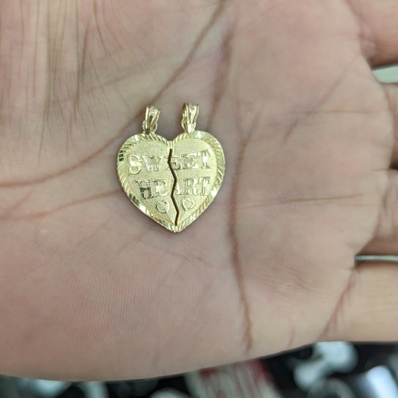 10kt Real Gold Breakable heart pendant